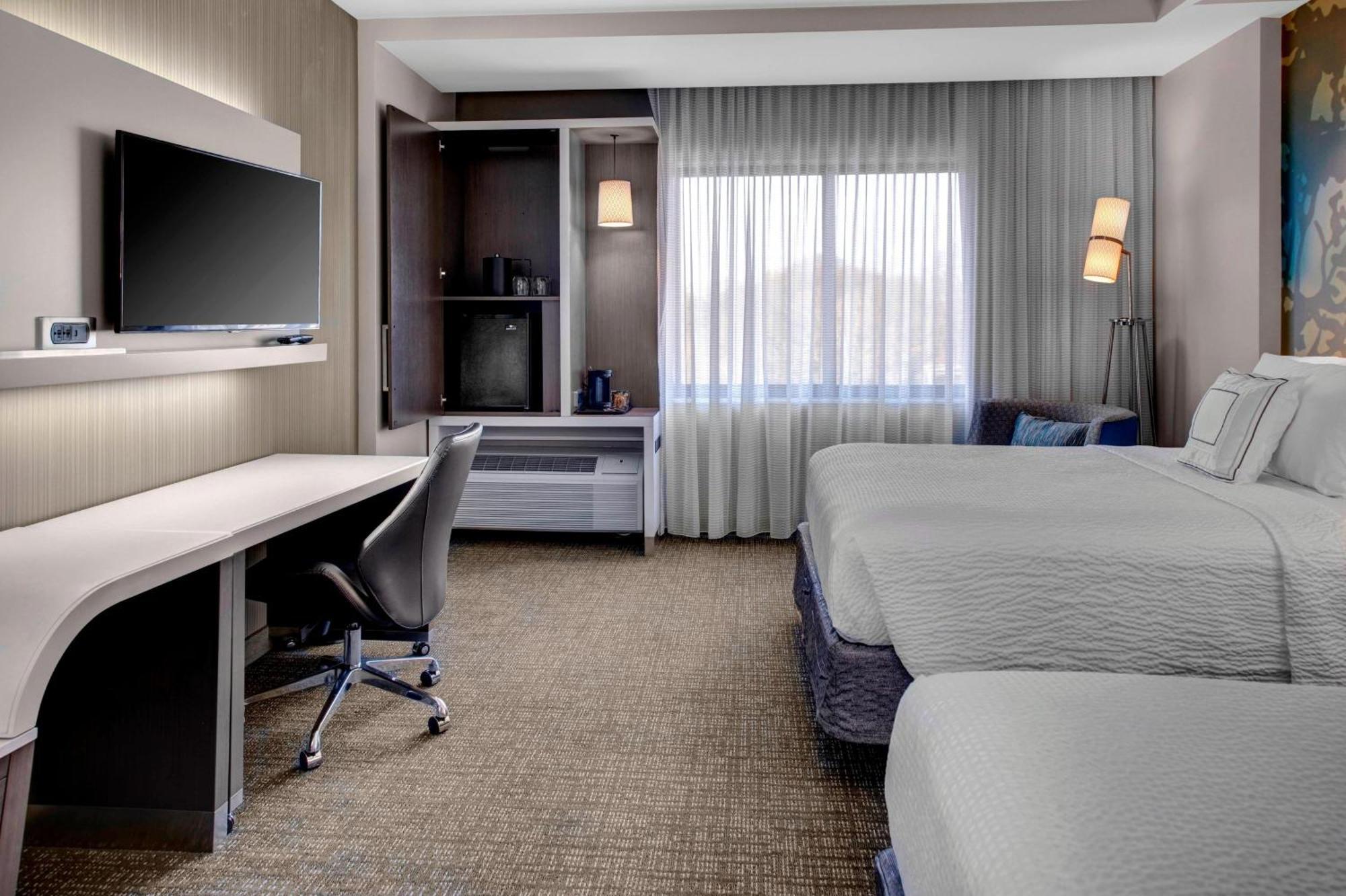 Courtyard By Marriott Carrollton Hotel Ngoại thất bức ảnh