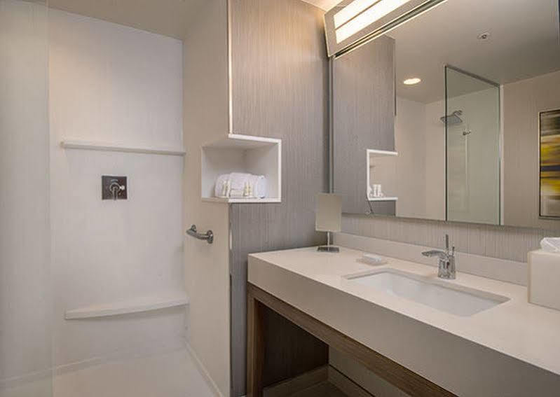 Courtyard By Marriott Carrollton Hotel Ngoại thất bức ảnh