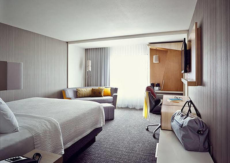 Courtyard By Marriott Carrollton Hotel Ngoại thất bức ảnh